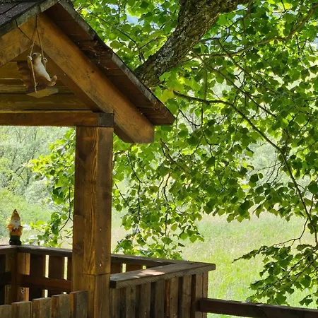 Drevenica Borovianka Lodge *